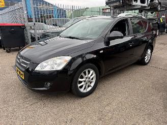 krockskadad bil auto Kia Cee d 1.6 ALL STARS 2008/9