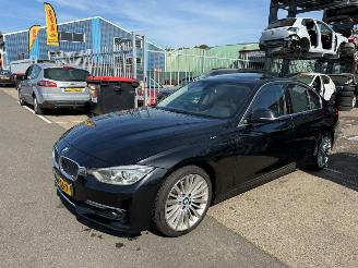 damaged passenger cars BMW 3-serie 320d HIGH EXECUTIVE / DAK / LEER / 2012/6
