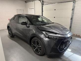 Voiture accidenté Toyota C-HR  2025/12