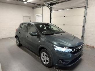 Vaurioauto  passenger cars Dacia Sandero  2025/2