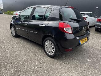 Renault Clio 1.2 5drs picture 6