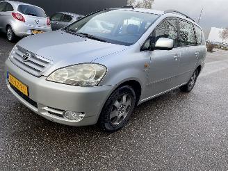 škoda osobní automobily Toyota Avensis-verso 2.0 aut 6pers. 2003/1