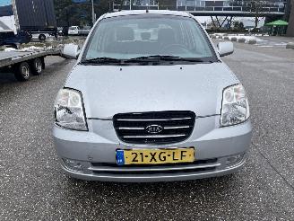 Kia Picanto 1.0 5drs picture 2