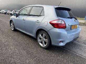 Damaged car Toyota Auris 1.8 hybrid EXE 2011/9