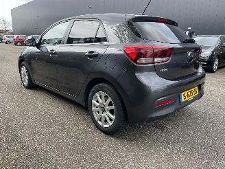 krockskadad bil auto Kia Rio 1.0 88kw 2017/8