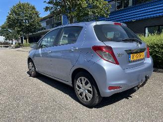 damaged passenger cars Toyota Yaris 1.3 5drs 2011/10
