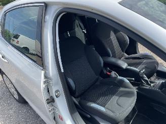 Peugeot 208 1.2 5drs clima picture 13