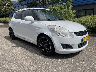 Vaurioauto  passenger cars Suzuki Swift 1.2 5drs clima 2011/5