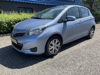 skadebil auto Toyota Yaris 1.3 5drs 2011/12