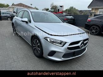 krockskadad bil auto Mercedes A-klasse d DAB+ Navigation 106co2 2019/11