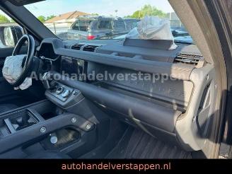 Land Rover Defender 110 D250 3.0L X-Dynamic SE Pano BLACK P picture 21