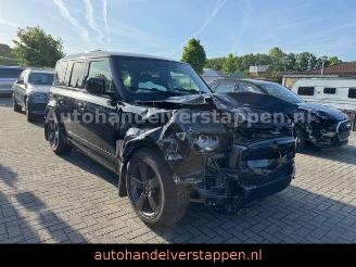 Land Rover Defender 110 D250 3.0L X-Dynamic SE Pano BLACK P picture 10