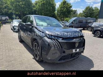 Voiture accidenté Peugeot 3008 Hybrid 145 Allure Automatik 2026 2026/3