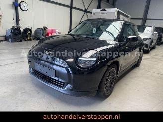 Mini Mini 3-trg. BEV Cooper E Essential Trim picture 1