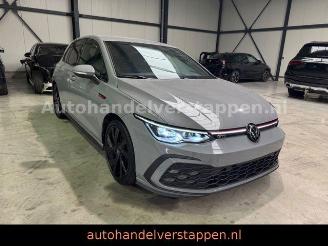 krockskadad bil auto Volkswagen Golf VIII Lim. GTI DSG 180KW ''Mondsteingrau'' 2023/10