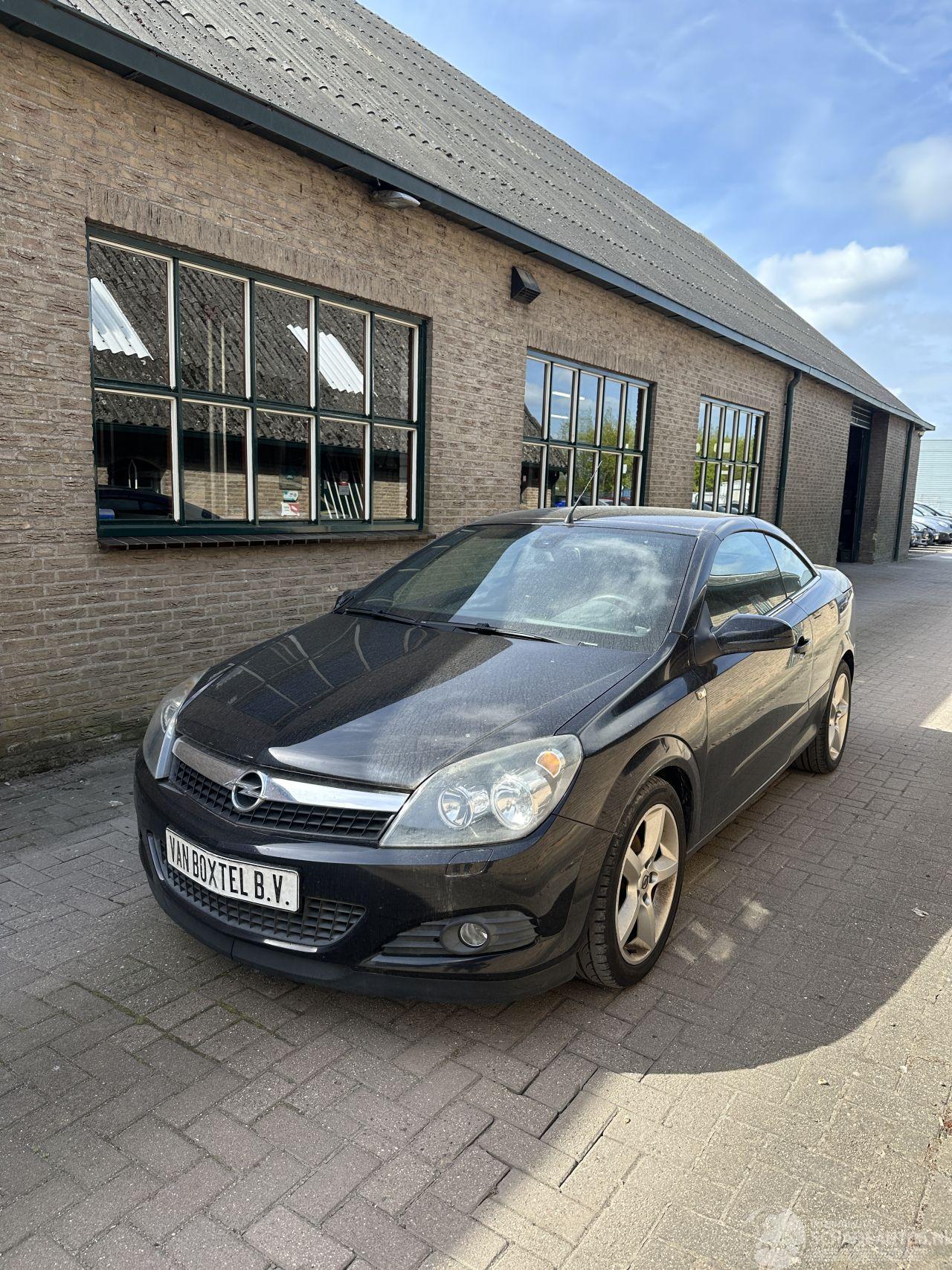 Opel Astra Opel Astra TwinTop 1.8 Cosmo