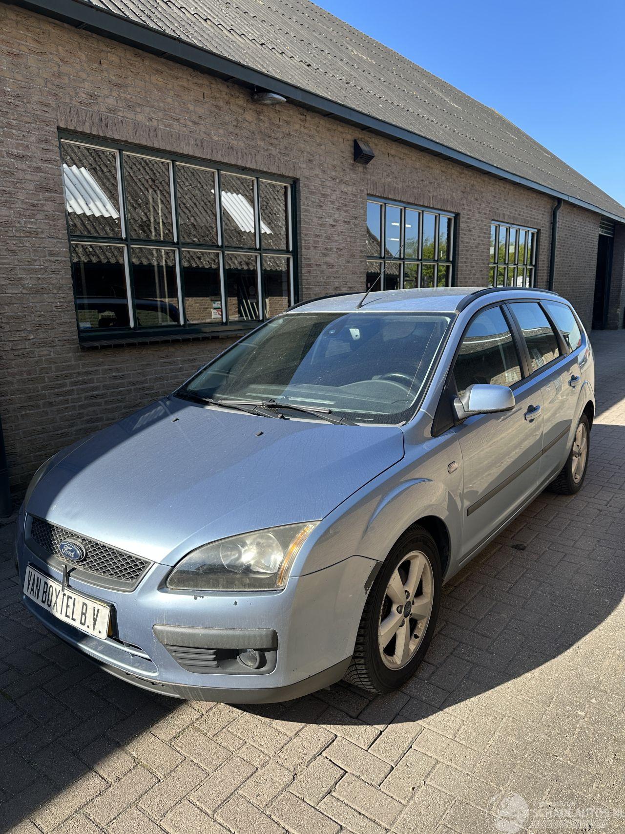 Ford Focus Ford Focus Wagon 1.6-16V Futura