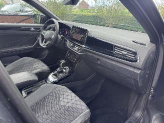 Volkswagen T-Roc Volkswagen T-Roc 1.5 TSI DSG R-Line PANO AHK Camera IQ Lights VOL!! picture 3