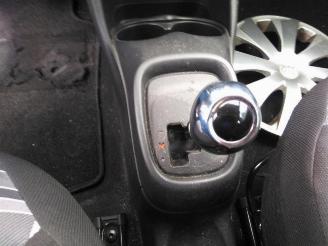 Peugeot 108 108, Hatchback, 2014 1.0 12V picture 23