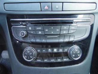 Peugeot 508 508 (8D), Sedan, 2010 / 2018 2.0 Hybrid4 16V picture 28