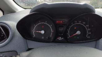 Ford Fiesta 1.25 limited  benzine airco picture 12