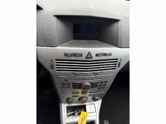 Opel Astra Astra H GTC (L08), Hatchback 3-drs, 2005 / 2011 1.8 16V picture 28