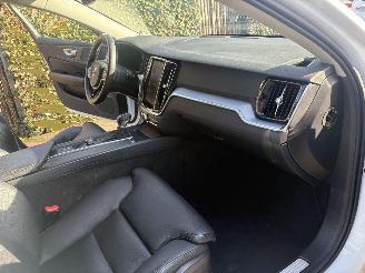 Volvo V-60 R-DESIGN 2.0 D MOMENTUM-LEER-PANO-AUTOMAAT-150PK-BOM VOL picture 21
