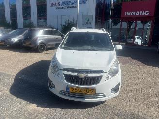 Vaurioauto  passenger cars Chevrolet Spark 1.0 16V LT+ BI-FUEL 2013/1