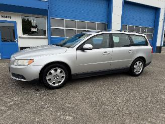skadebil auto Volvo V-70 2.5 T   AUTOMAAT 2007/11