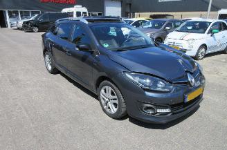Auto incidentate Renault Mégane 1.2 TCe Limited Pano 116pk 2016/6