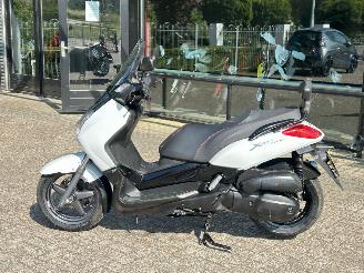 Yamaha XMAX 125  picture 2