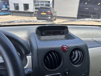 Peugeot Partner MPV 1.4 Quiksilver picture 17