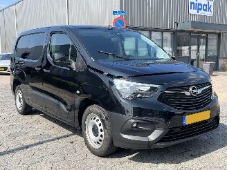 skadebil bedrijf Opel Combo 1.5D L2H1 75KW 2023/6