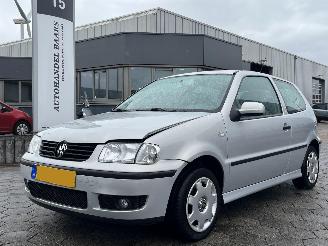 Volkswagen Polo 1.4-16V Trendline picture 1