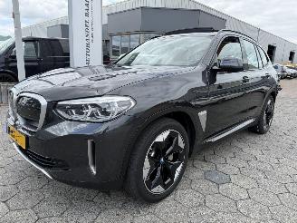 Unfallwagen BMW iX3 High Exe 80 kWh PANO 2021/10