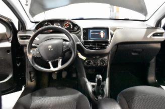 Peugeot 208 1.2 PureT. Signature picture 27