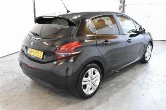 Peugeot 208 1.2 PureT. Signature picture 7