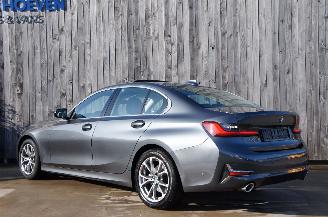 BMW 3-serie 320d Luxury Line Airco Navi Cruise 360° Schuifdak LED 140KW Euro 6 picture 2