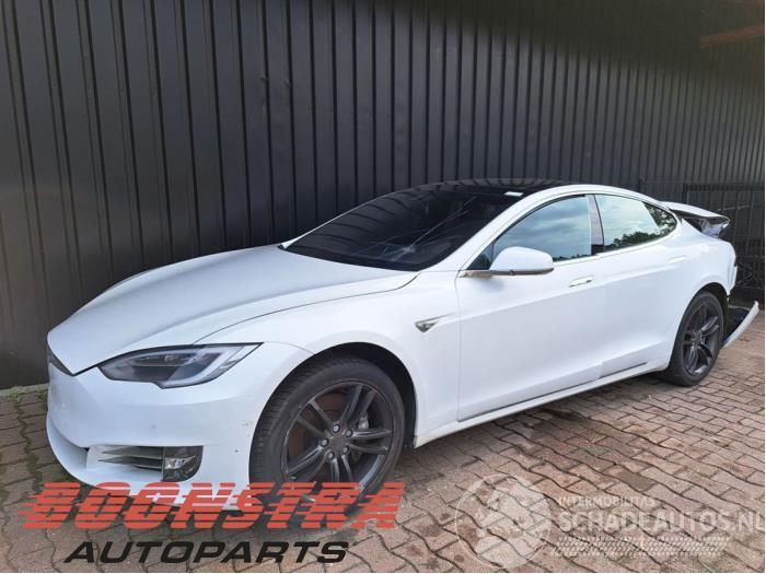 Tesla Model S Model S, Liftback, 2012 / 2026 90D