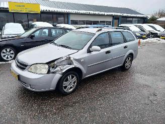damaged passenger cars Chevrolet Lacetti Lacetti Wagon Combi 1.8 16V (LDA) [89kW] 2006/4