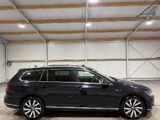 krockskadad bil auto Volkswagen Passat GTE 1.4TSI 115kW HighLine Leder Panoramadak 2015/12
