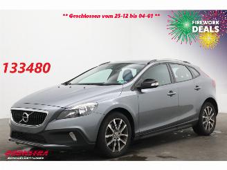 occasion passenger cars Volvo V-40 Cross Country 2.0 D2 Aut. Kinetic Navi Airco Cruise 2017/3