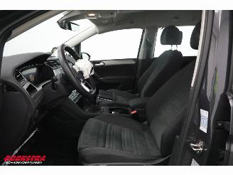 Volkswagen Touran 2.0 TDI 150 PK DSG Navi Clima Cruise SHZ PDC picture 17