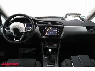 Volkswagen Touran 2.0 TDI 150 PK DSG Navi Clima Cruise SHZ PDC picture 15