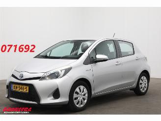 krockskadad bil auto Toyota Yaris 1.5 Full Hybrid Aut. Aspiration Clima Cruise Camera 2013/10