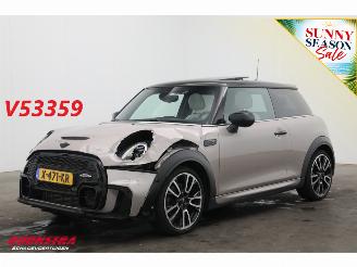 krockskadad bil auto Mini Cooper S 2.0 180 PK Aut. JCW Pano LED ACC Leder HUD Camera SHZ 2023/12