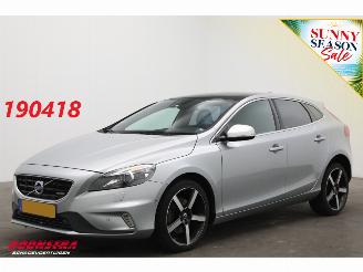 Voiture accidenté Volvo V-40 1.6 T4 AUT R-Design Pano Cruise Clima Leder Memory PDC 2014/9