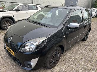 damaged passenger cars Renault Twingo 1.2-16V Authentique 2011/2