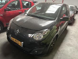Vaurioauto  passenger cars Renault Twingo 1.2 2011/6