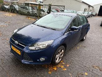 skadebil auto Ford Focus 1.6 Stationcar 2012/1